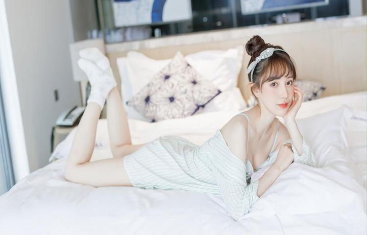 刺激打扑克摇床游戏的趣味性